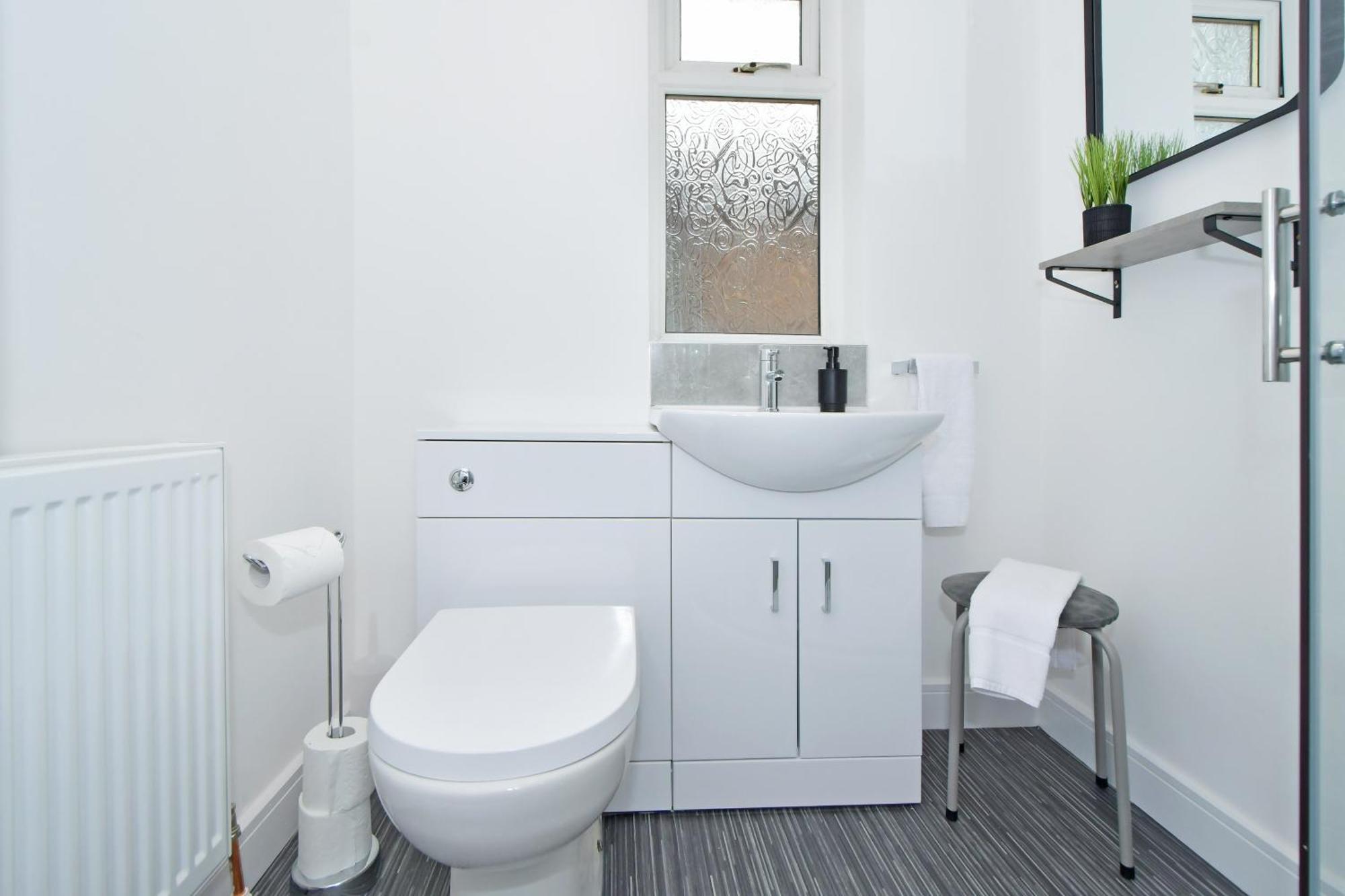 Sapphire Apartments By Yourstays - Luxury 2 Bedroom Apartments In Crewe Exterior foto