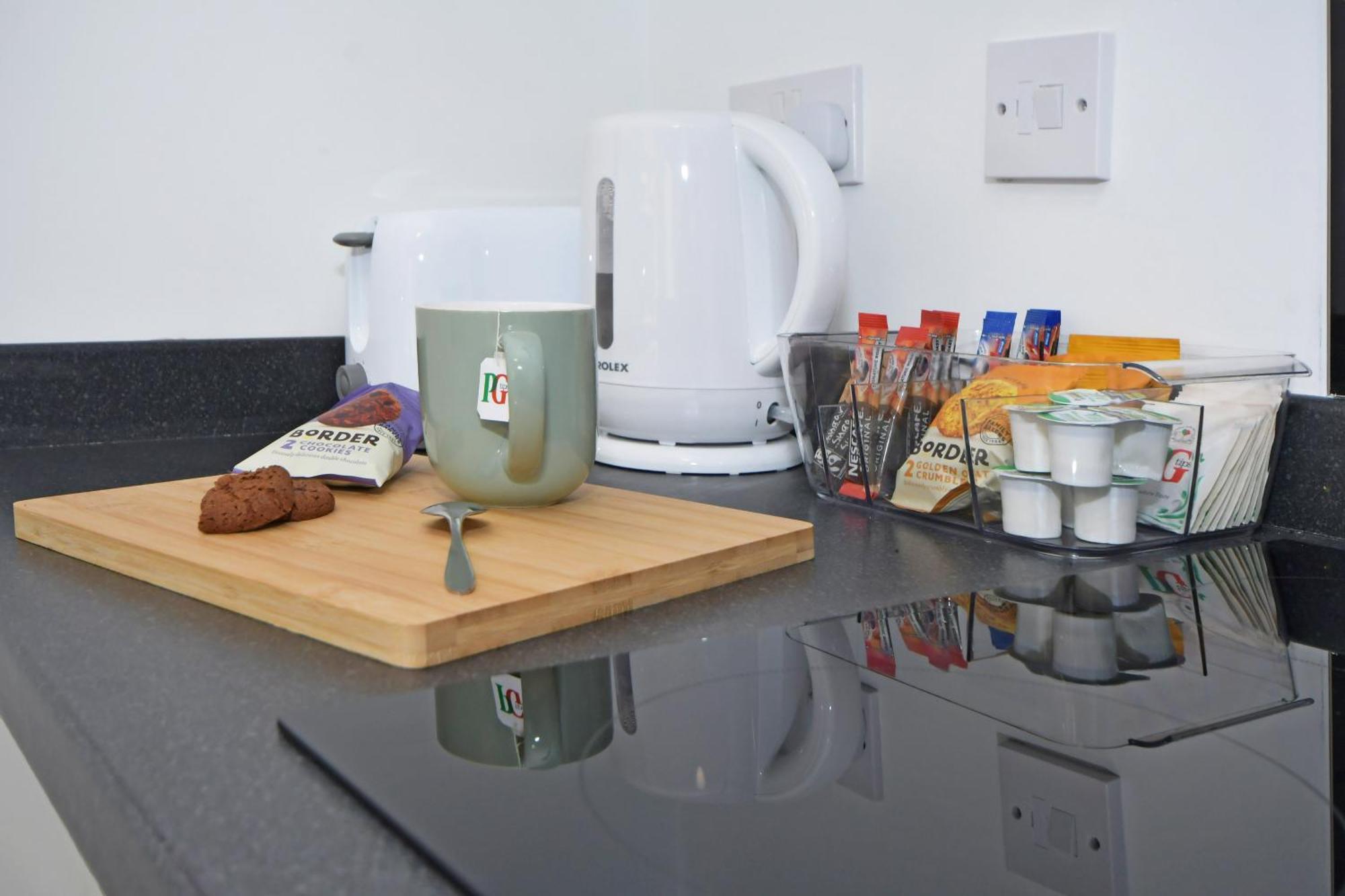 Sapphire Apartments By Yourstays - Luxury 2 Bedroom Apartments In Crewe Exterior foto