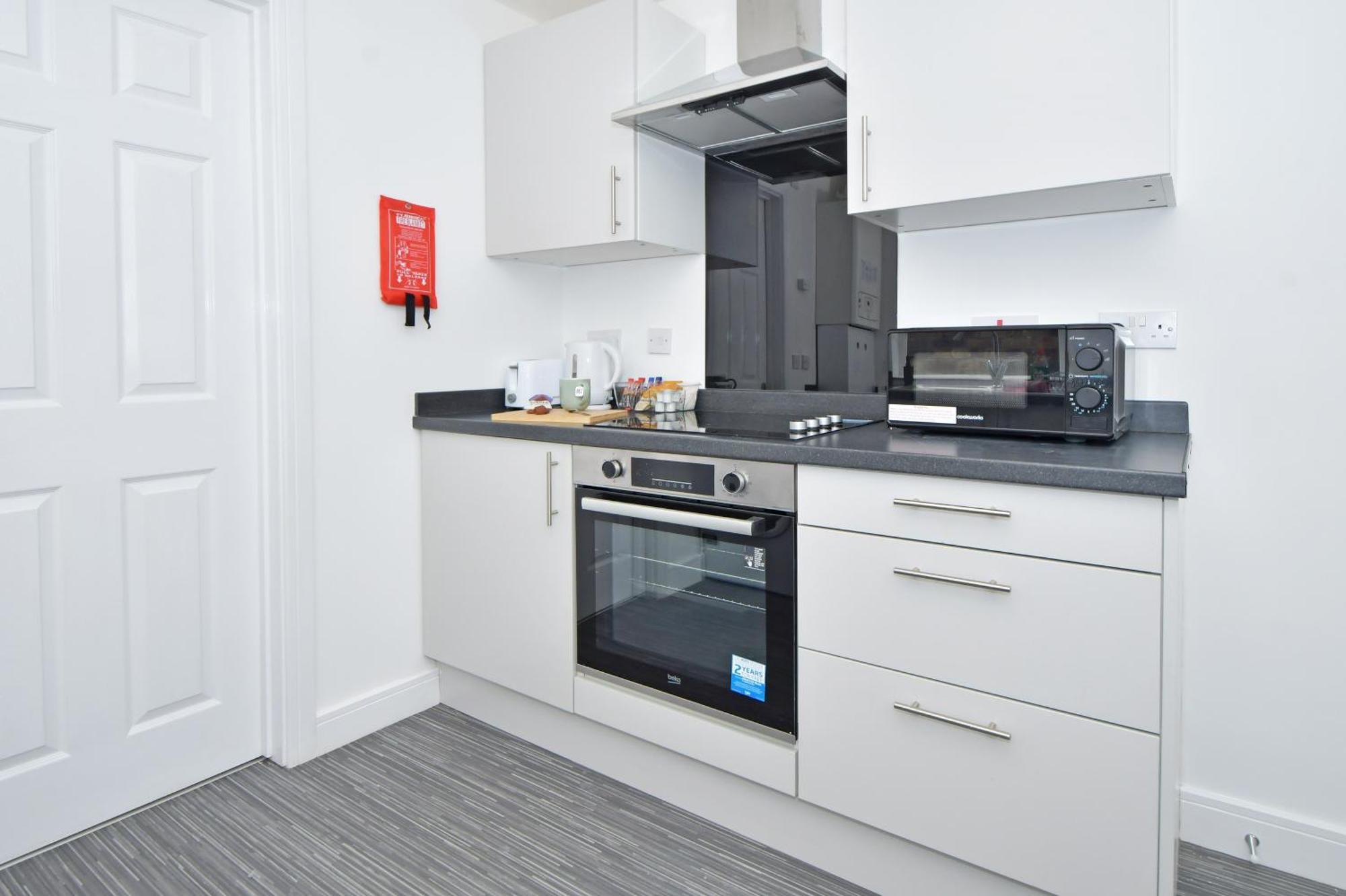 Sapphire Apartments By Yourstays - Luxury 2 Bedroom Apartments In Crewe Exterior foto